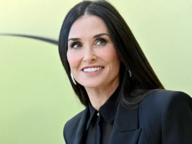 654a3760cfe011edb1bf615861626643 George V Magazine