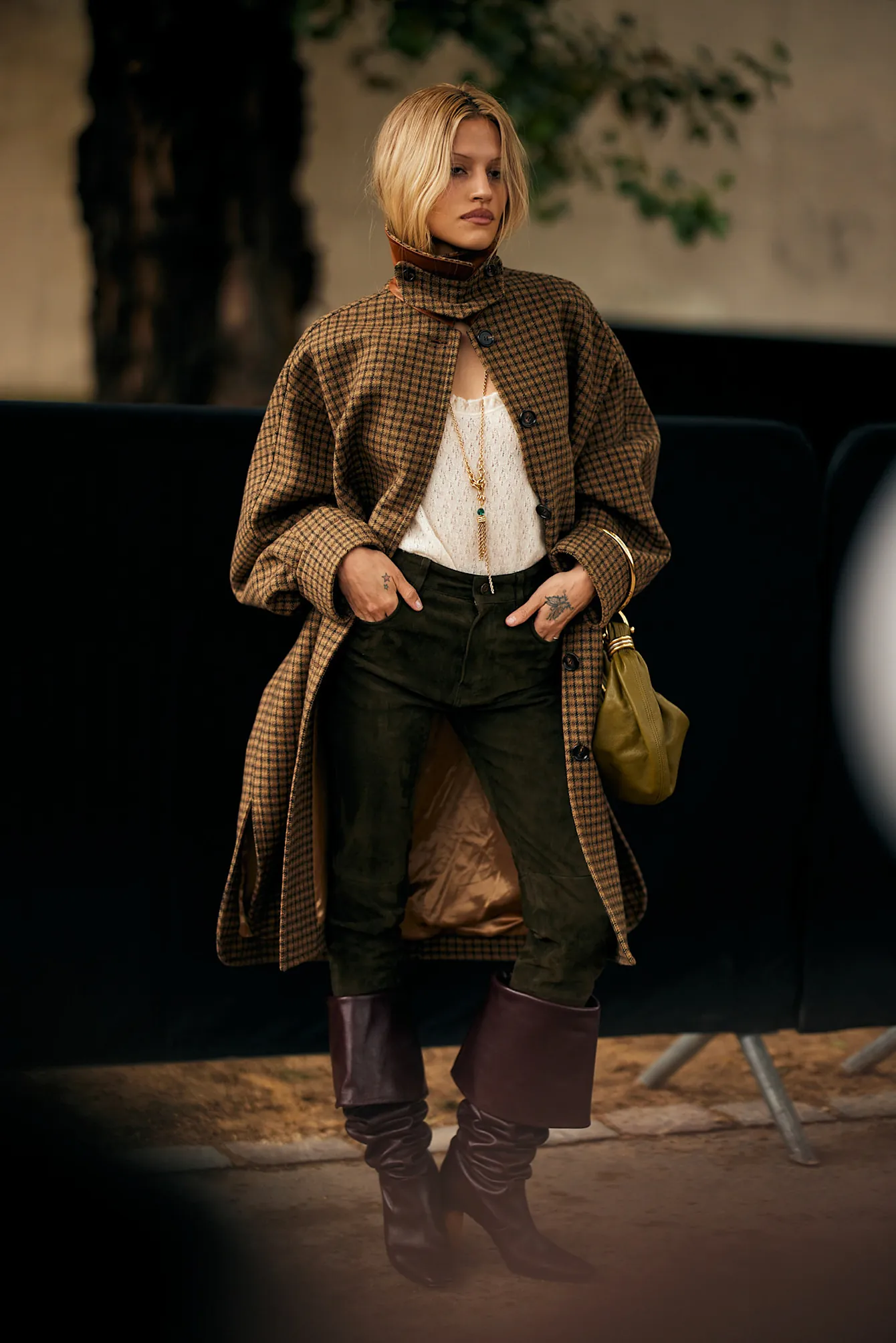 17280385768664 George V Magazine