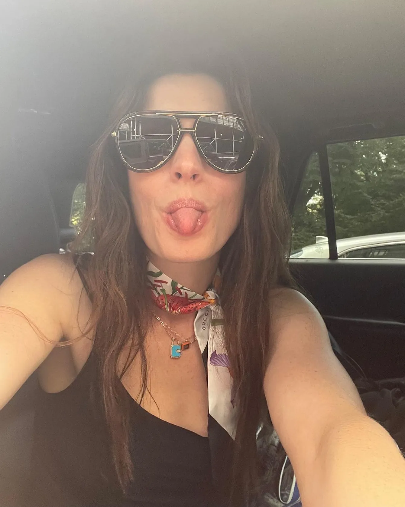 17313605259006 George V Magazine