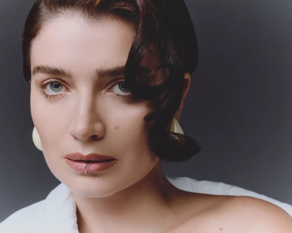 Evehewson006da103b1f6536453c9ca0b445316cf0a2 George V Magazine