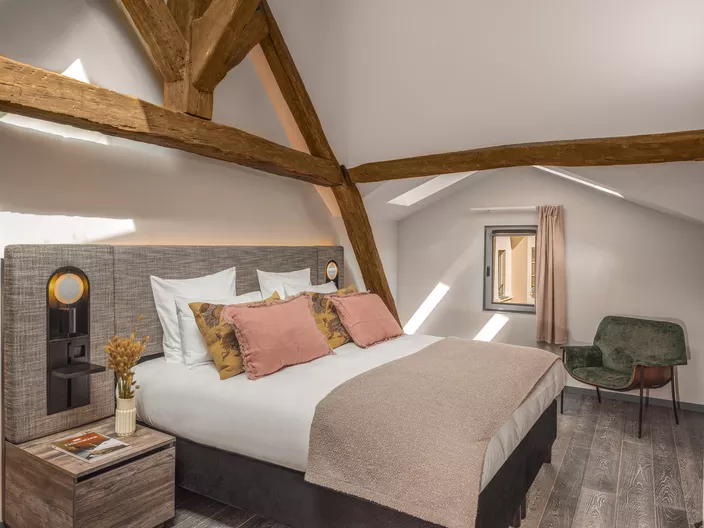 a533653203f5270489384502698880920d2140485f93171c1a0456265d4acad0 George V Magazine