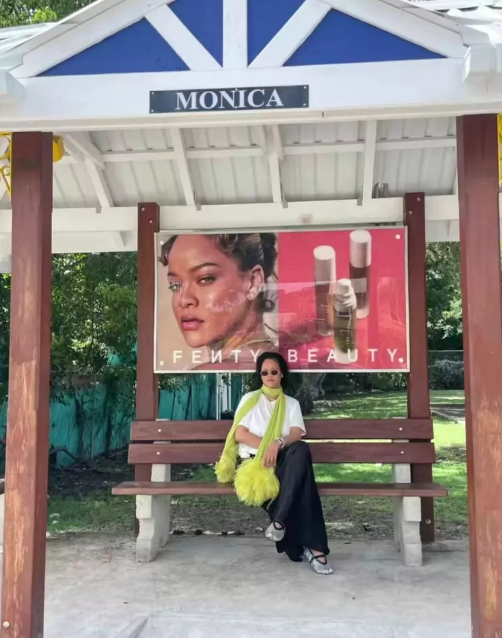 rihannaSKU George V Magazine