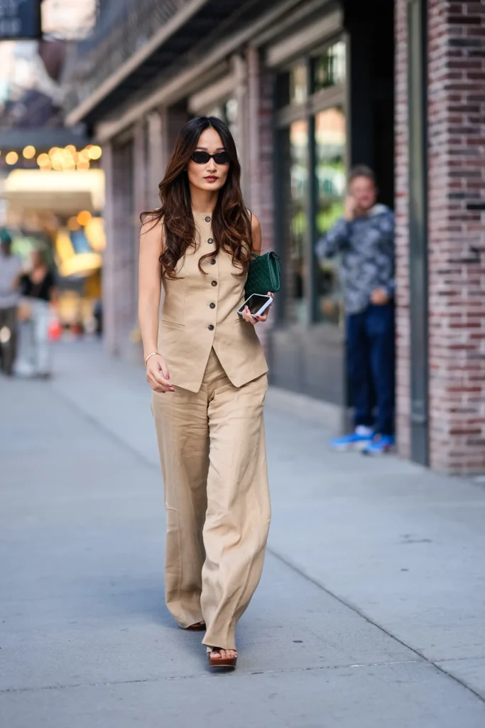 17277410423170 George V Magazine