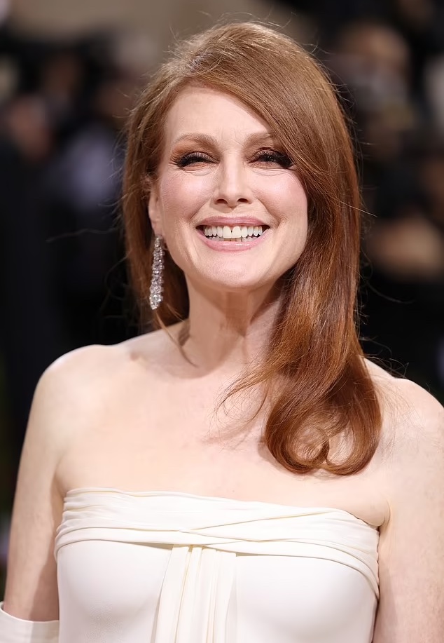 5736067510779177imagea381651595433965 George V Magazine