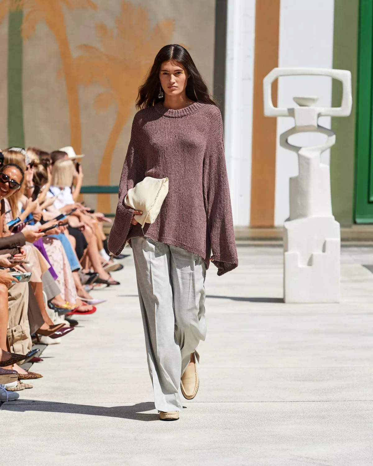 1723432245554889 George V Magazine