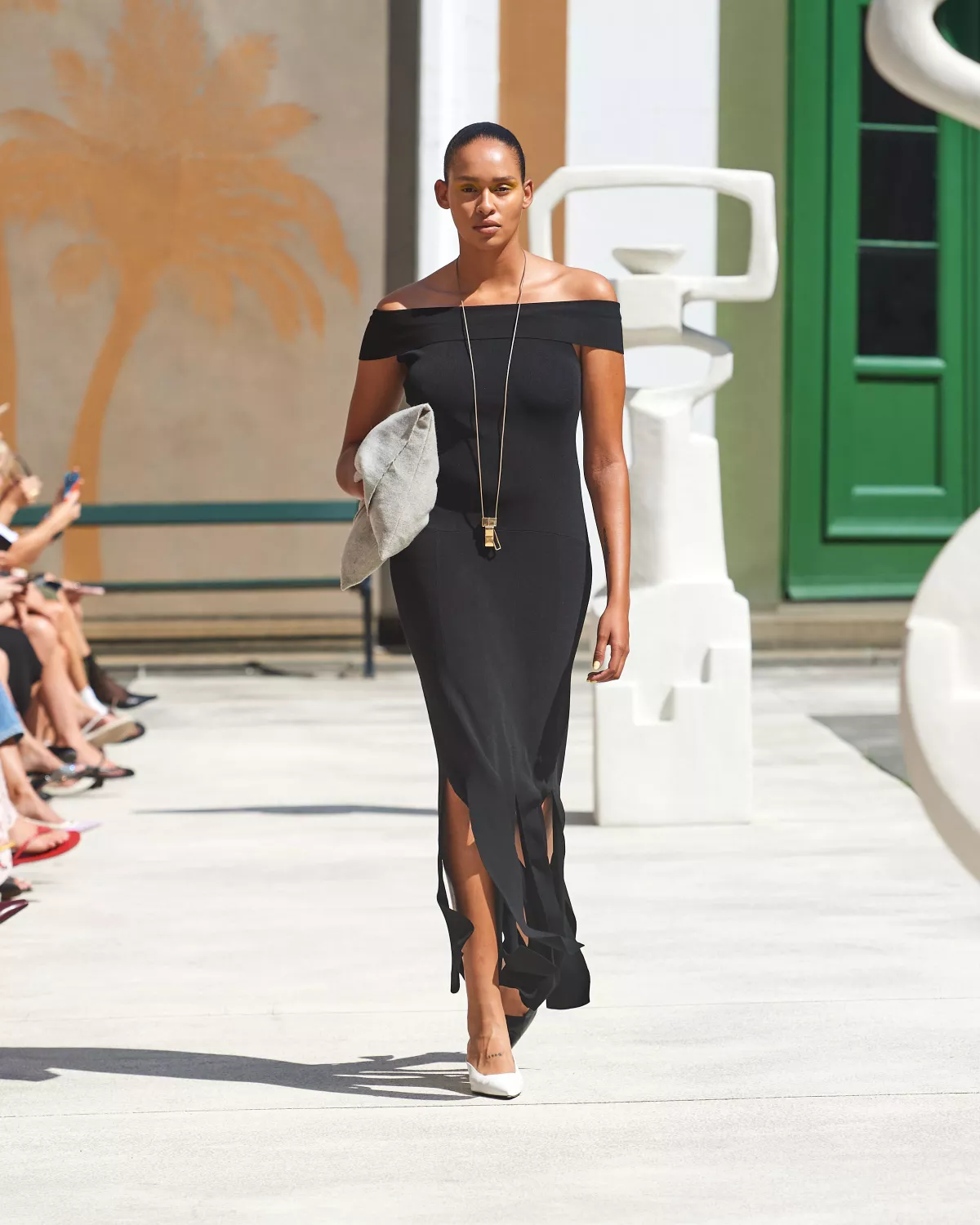 1723432246143155 George V Magazine