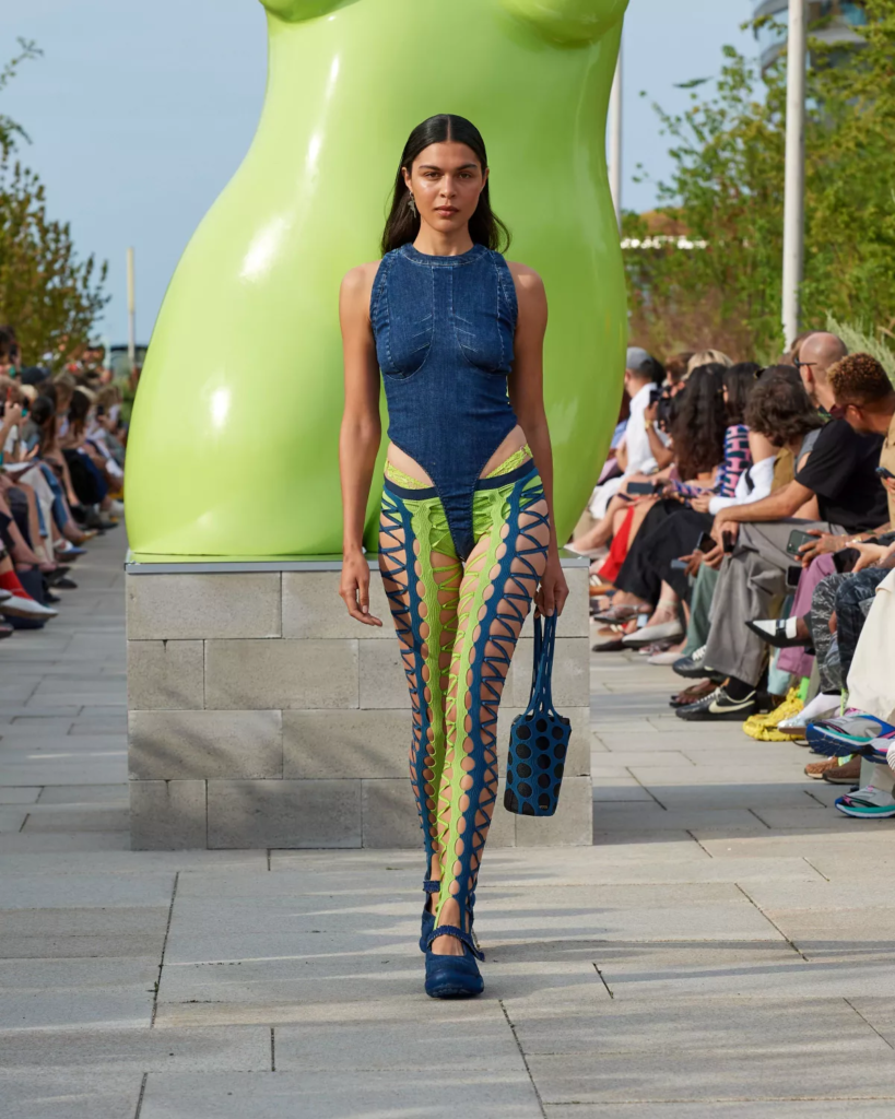 1723433842361881 George V Magazine