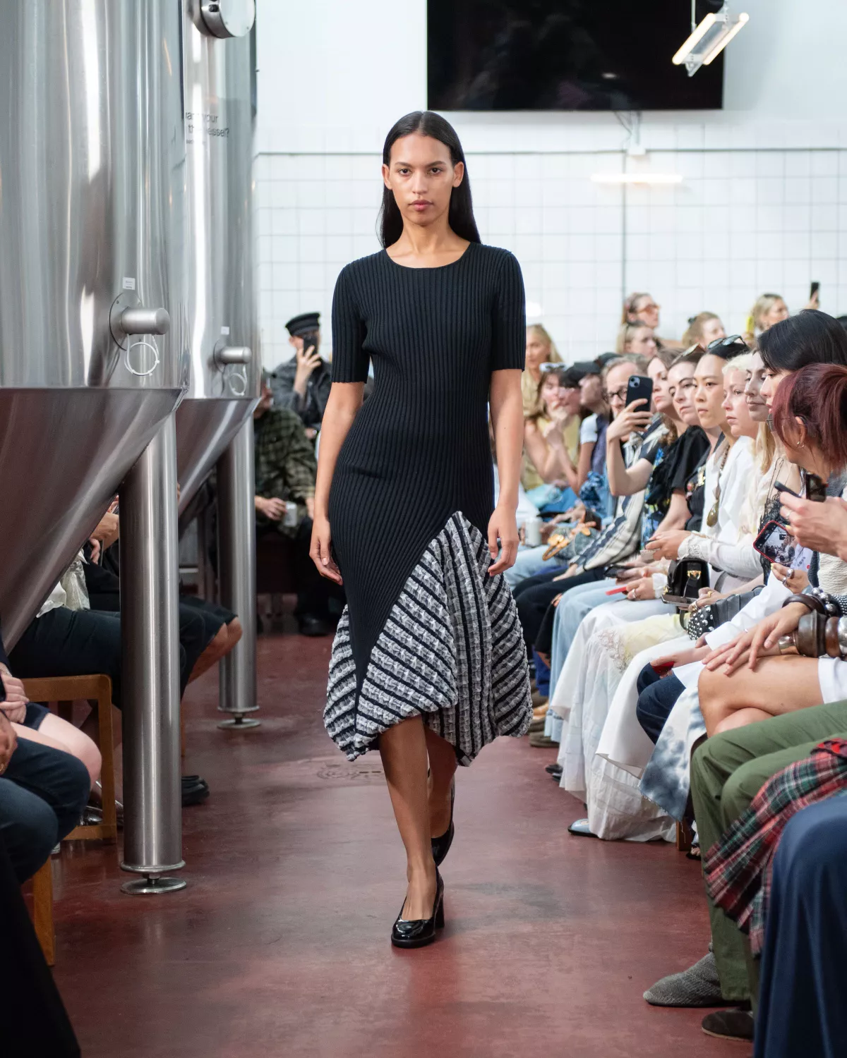 172343407513347 George V Magazine