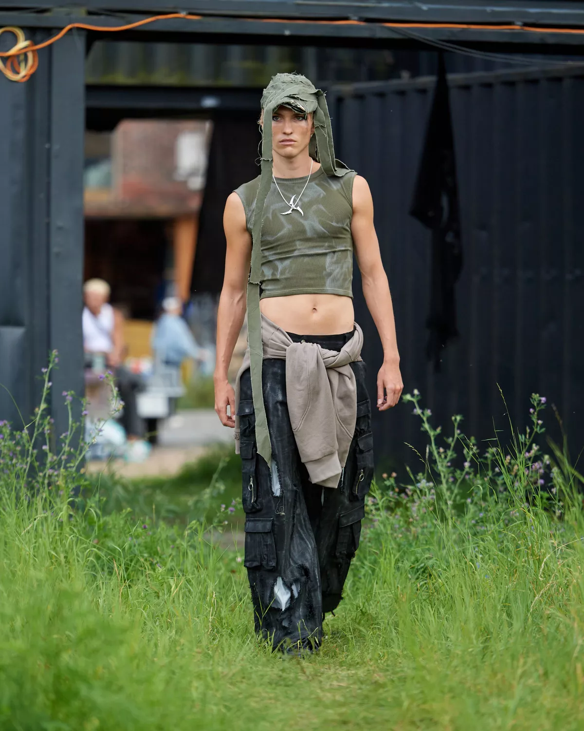 1723434363347201 George V Magazine