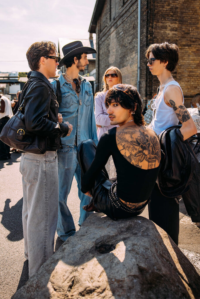 172353357762247 George V Magazine