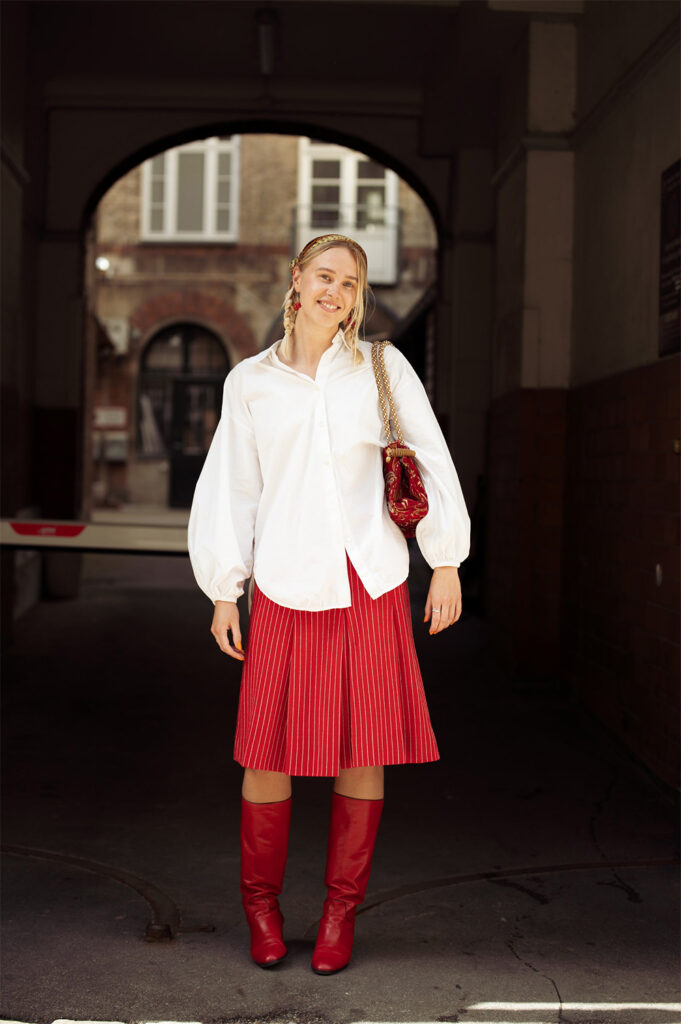 172353358687678 George V Magazine