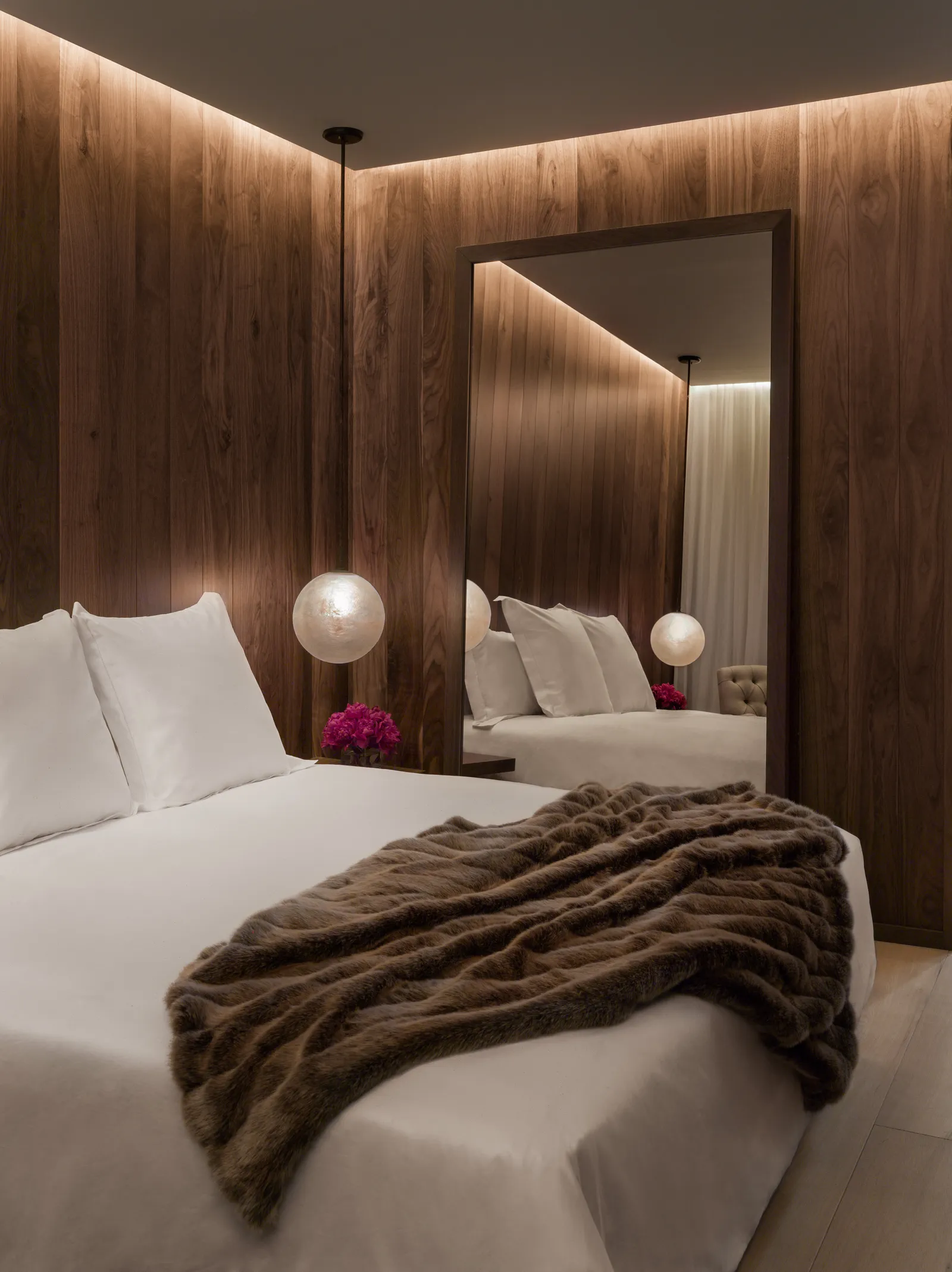 2 Superior King 1 George V Magazine