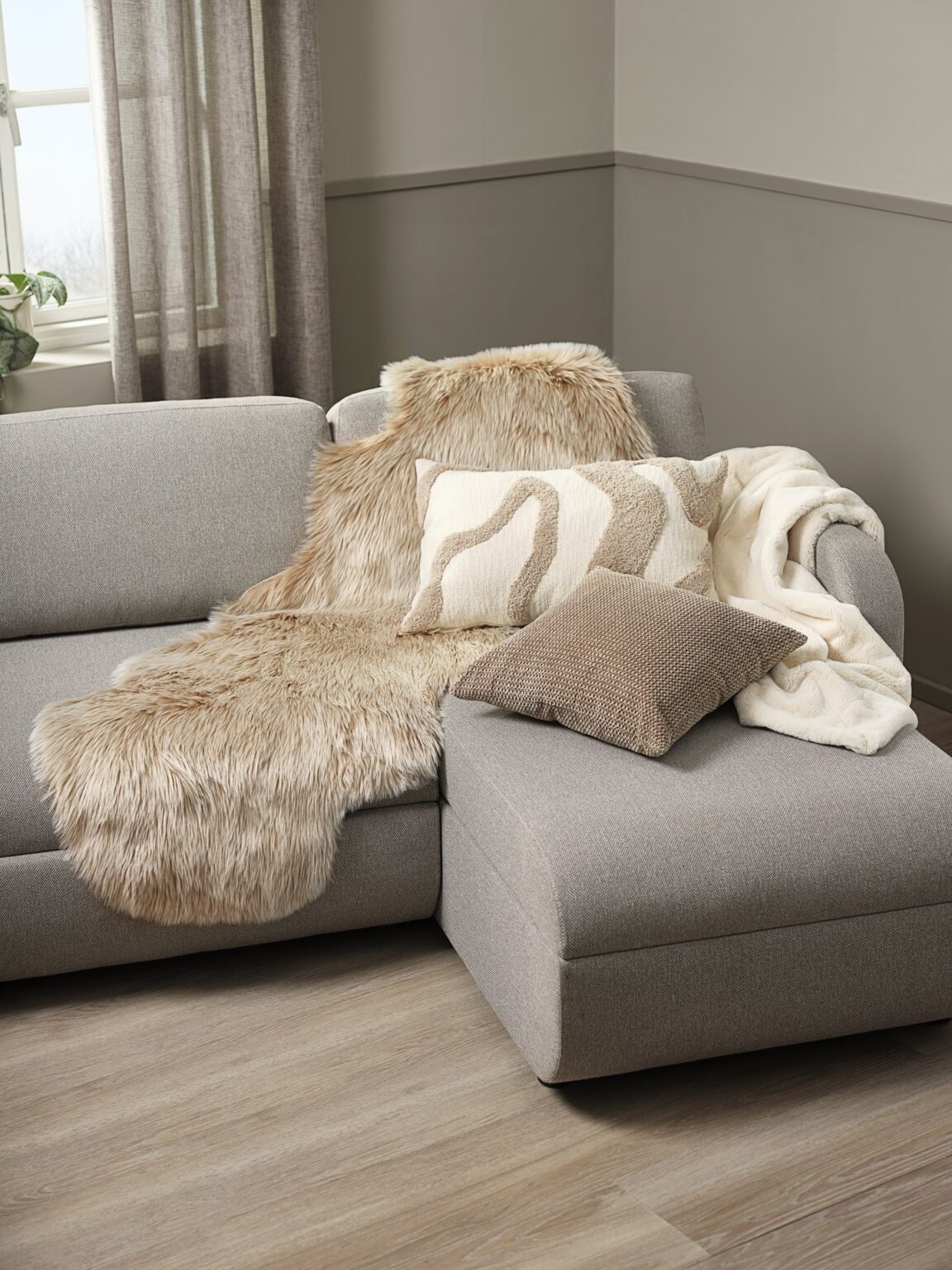 2499391152x1536 George V Magazine