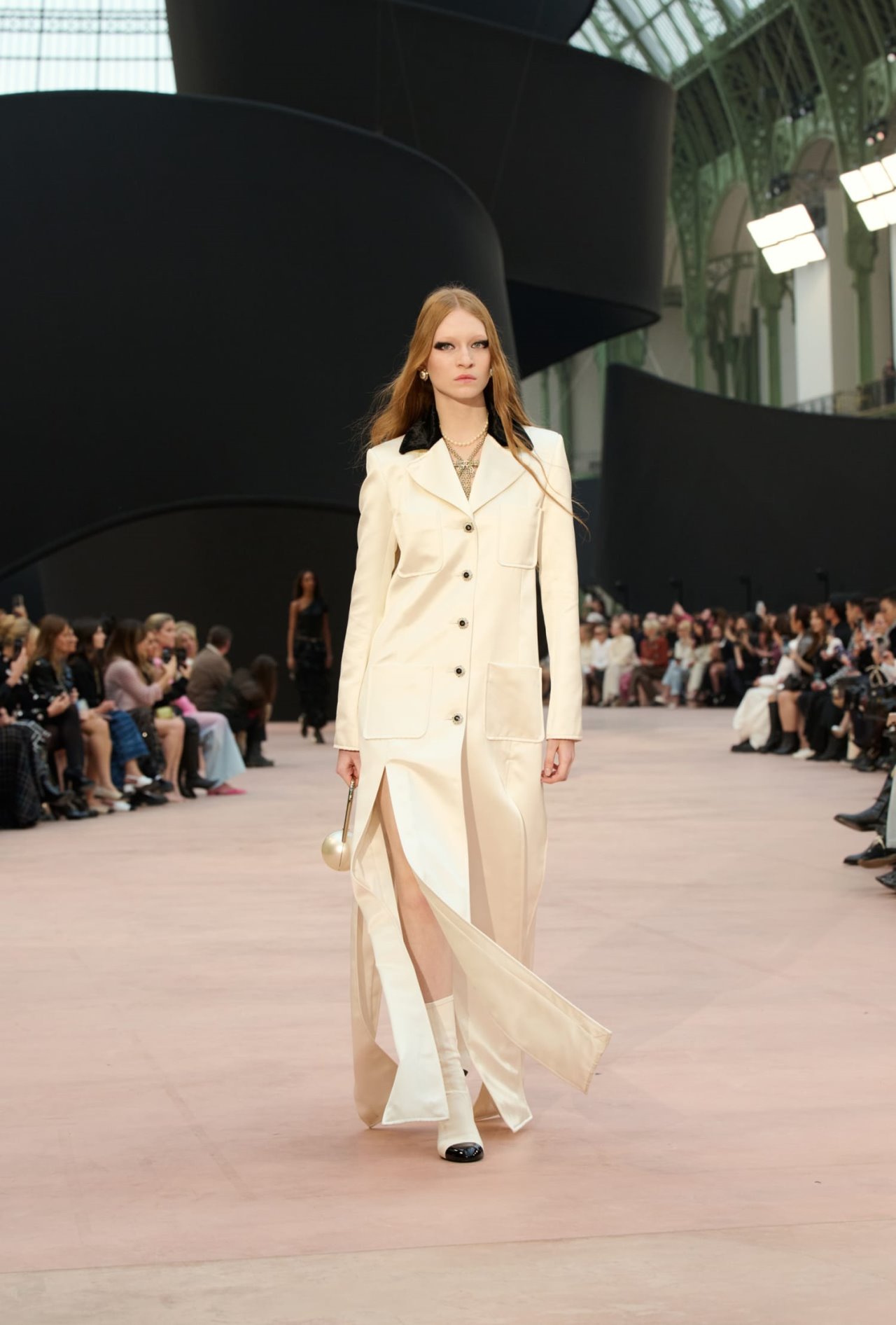 168562 George V Magazine