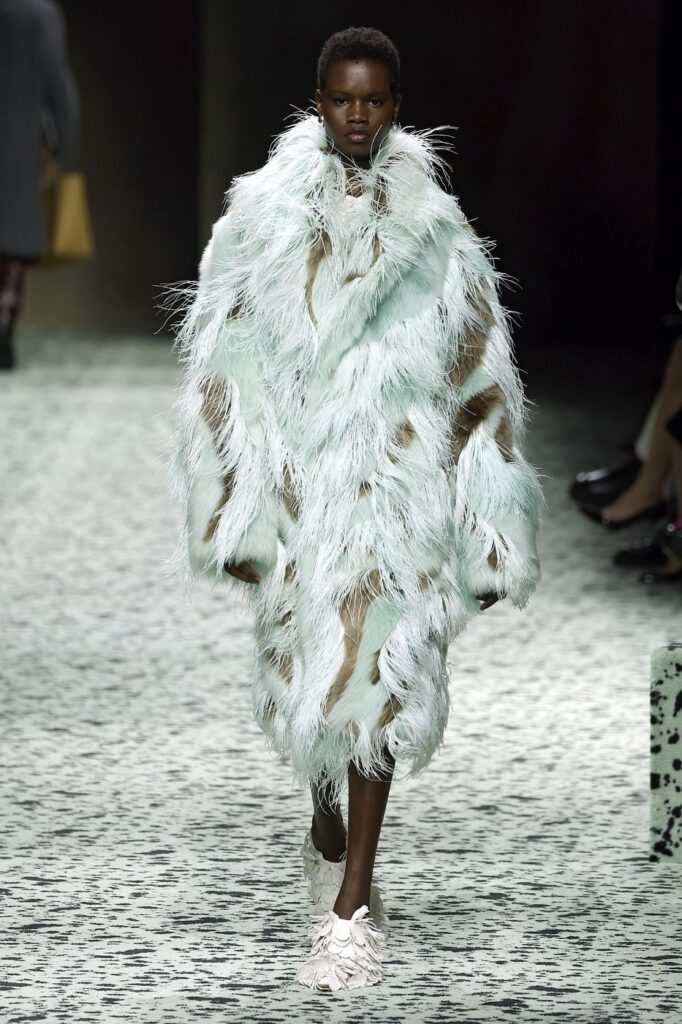 Bottega Veneta AW23 George V Magazine