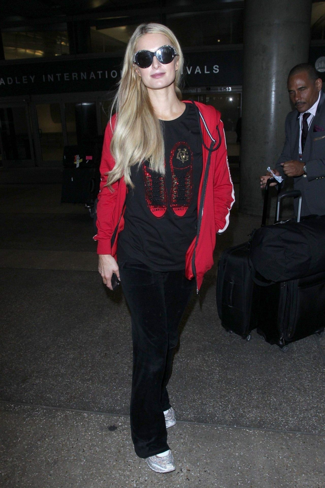 parishiltonarrivedtolosangelesairport062720182 George V Magazine