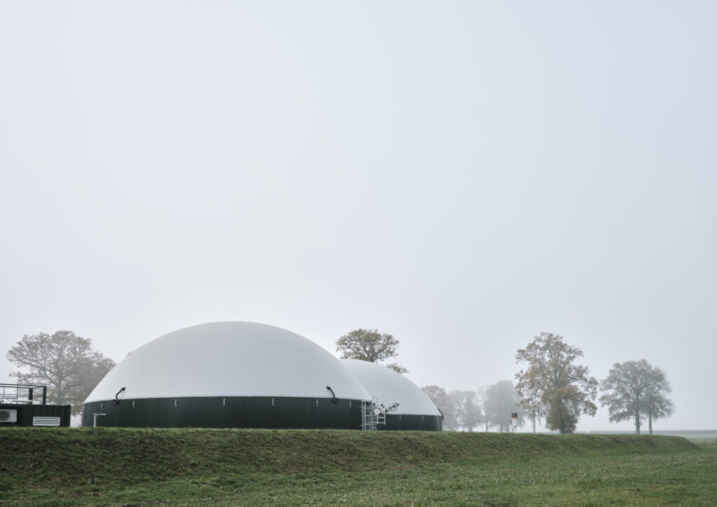 eda854b87026e4a16d98686b2d9963422048x1447 George V Magazine