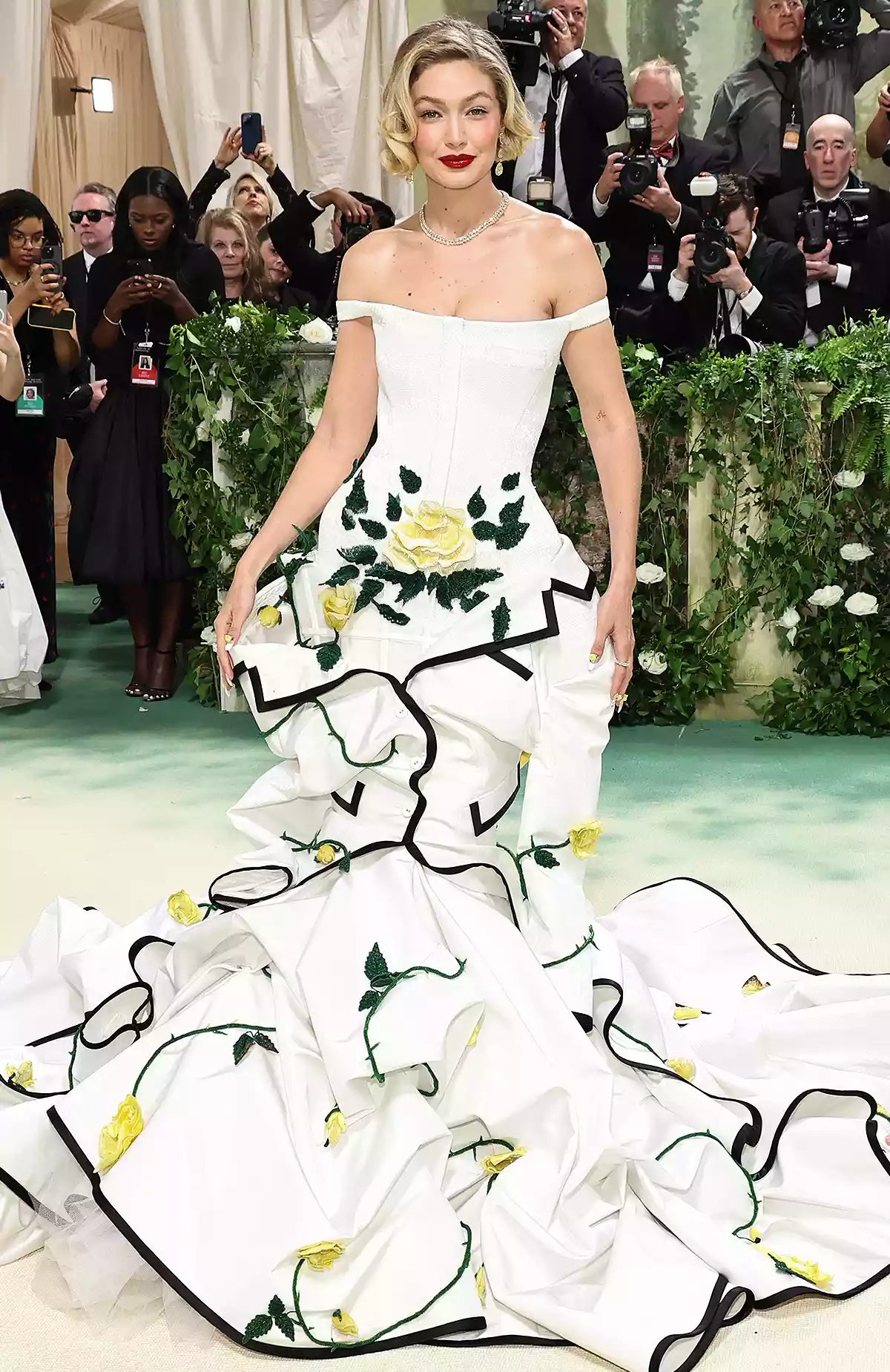 gigihadidmetgala2024arrivals1047bf4b98014784ab64d4148668ba73 George V Magazine