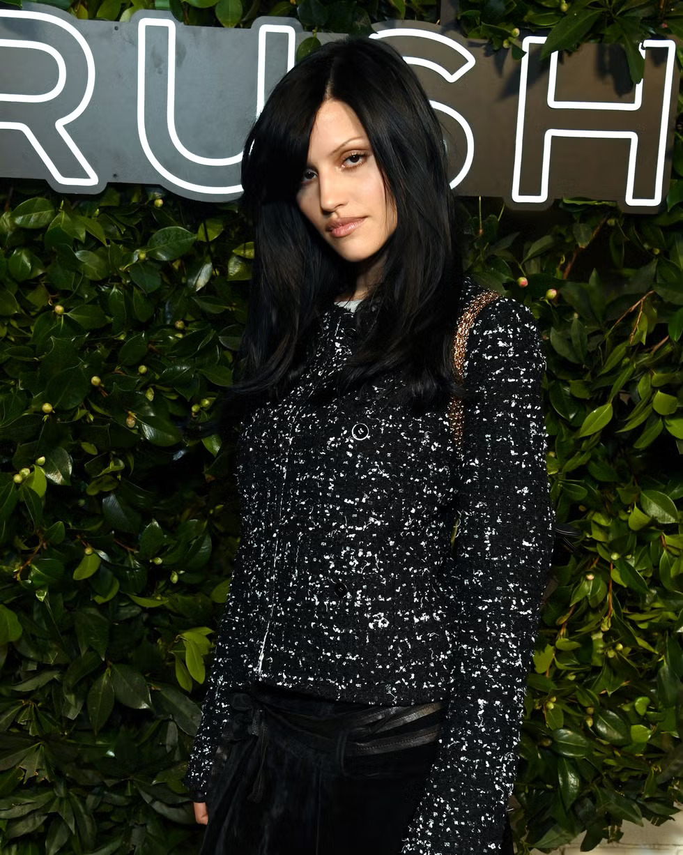 195b758a3 George V Magazine