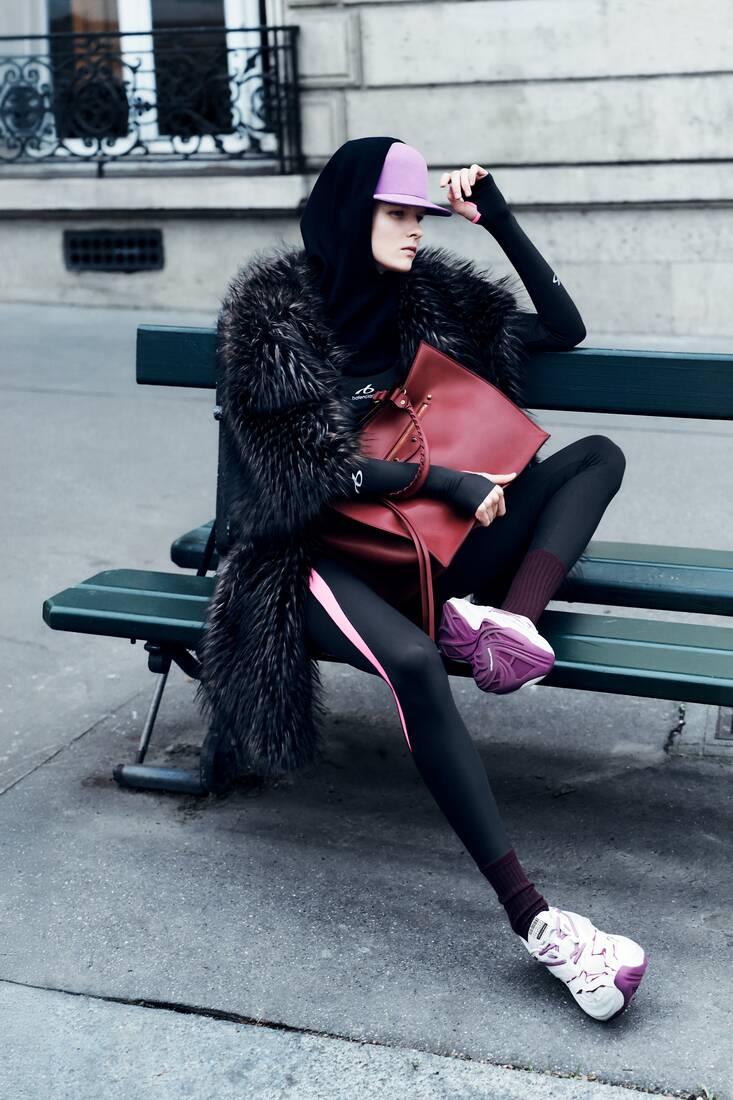 232000x3000BalCollection009LINEUPFA26SEN0031noLogo George V Magazine