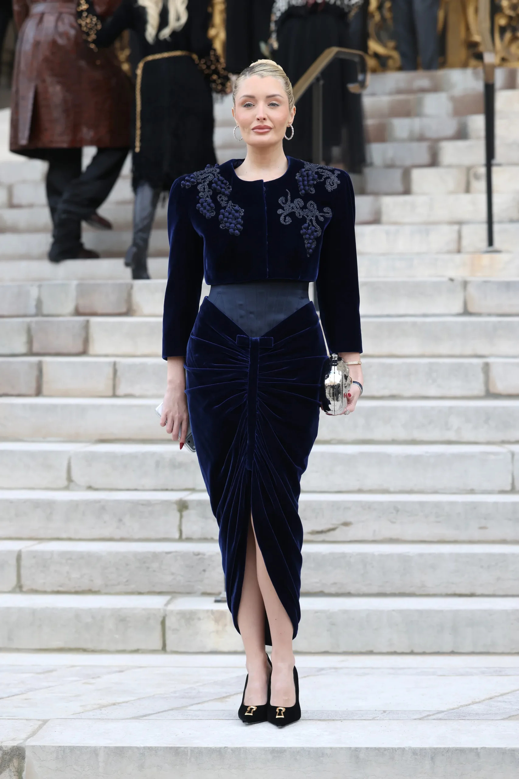 2258254367 George V Magazine