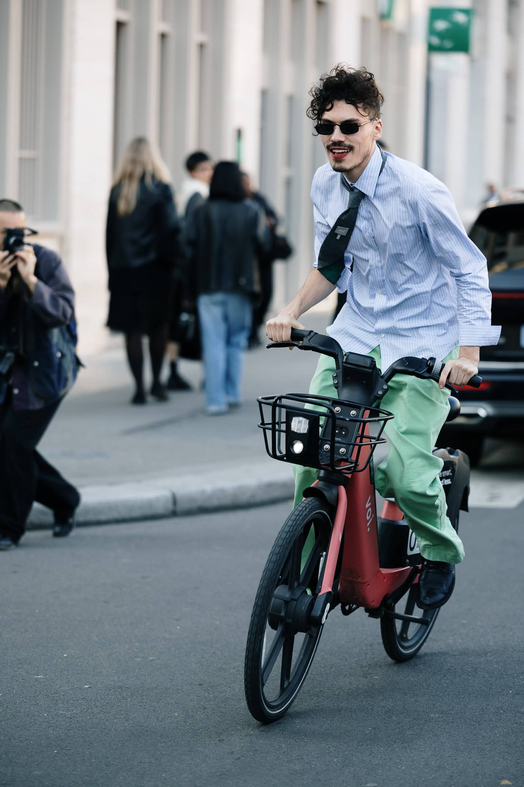 parisstrf260257 George V Magazine